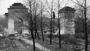 Cmentarz Obrońców Lwowa - Orląt Lwowski po zniszczeniu go przez władze sowieckie w 1971 r.