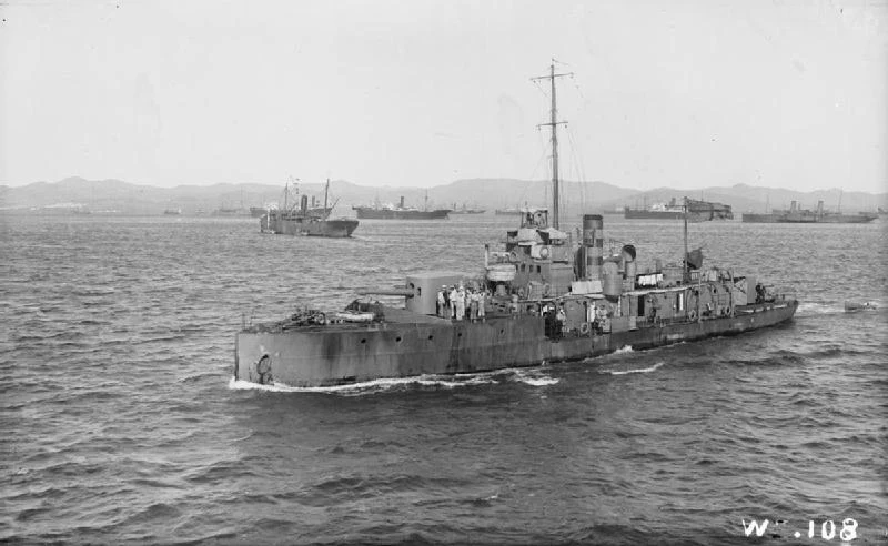 Bliźniak HMS M.33 - M.30 w czasie desantu na półwysep Gallipoli