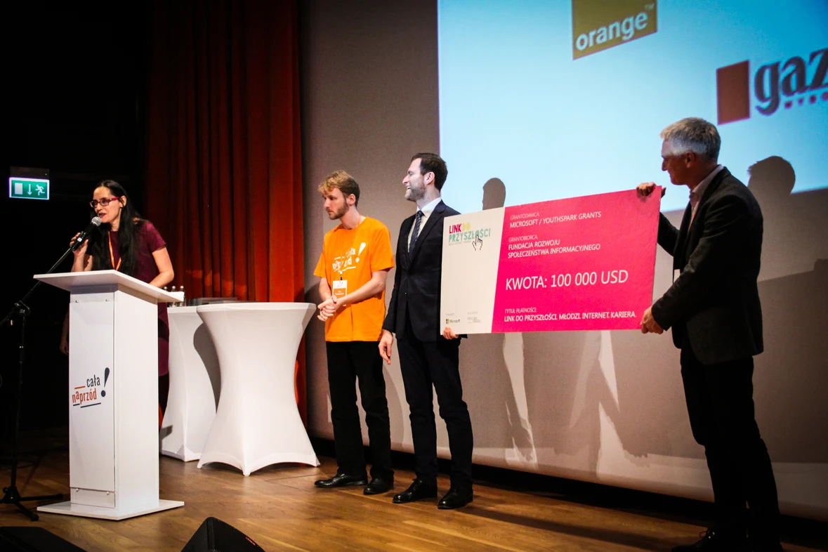 Przekazanie grantu Microsoft fot.Kamila Szuba Przekazanie grantu Microsoft fot.Kamila Szuba