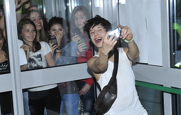 Dawid Kwiatkowski i jego "kwiatonatorki" Dawid Kwiatkowski i jego "kwiatonatorki"