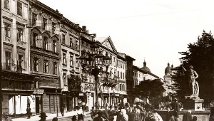 Lwów - Rynek i fontanna Neptuna