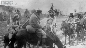 Bitwa pod Marcinkowicami podczas kampanii podhalańskiej. Na pierwszym planie widoczny Józef Piłsudski, 06.12.1914