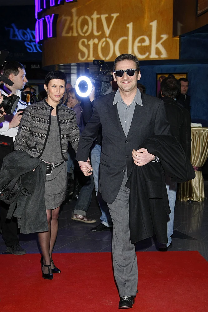 Robert Gonera z żoną Karoliną na premierze filmu "Złoty środek" Robert Gonera z żoną Karoliną na premierze filmu "Złoty środek"