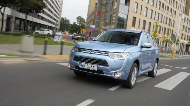 Mitsubishi Outlander PHEV Instyle Navi - test