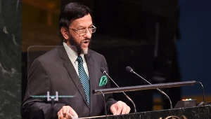 "Mamy nadal czas, ale jest go coraz mniej" - ocenił szef IPCC Rajendra Pachauri.