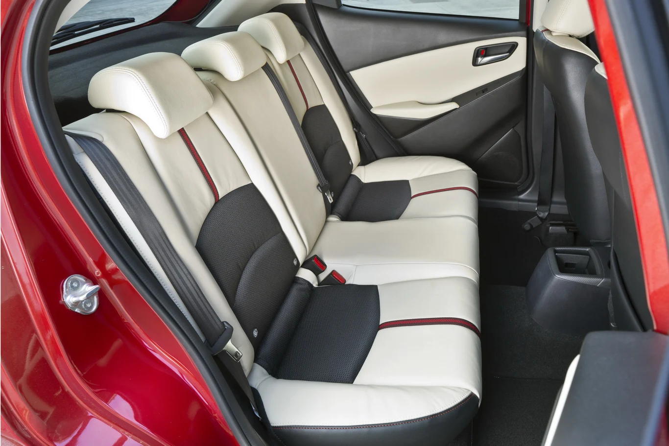Mazda 2 (2015)