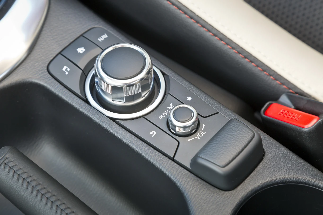 Mazda 2 (2015)