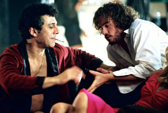 Eddie Nash był jedną z osób, która trzymała Holmesa w szponach nałogu Eddie Nash był jedną z osób, która trzymała Holmesa w szponach nałogu