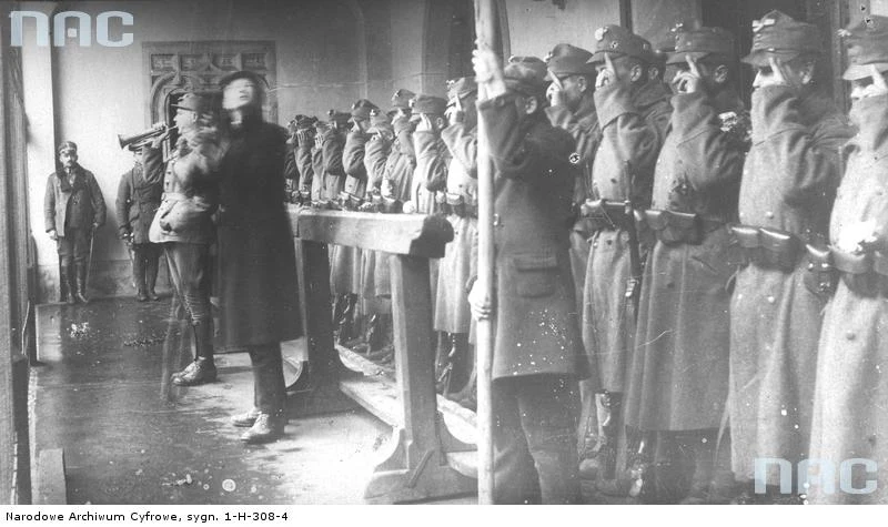 Pierwsza warta polska na odwachu krakowskim, 31.10.1918 Pierwsza warta polska na odwachu krakowskim, 31.10.1918