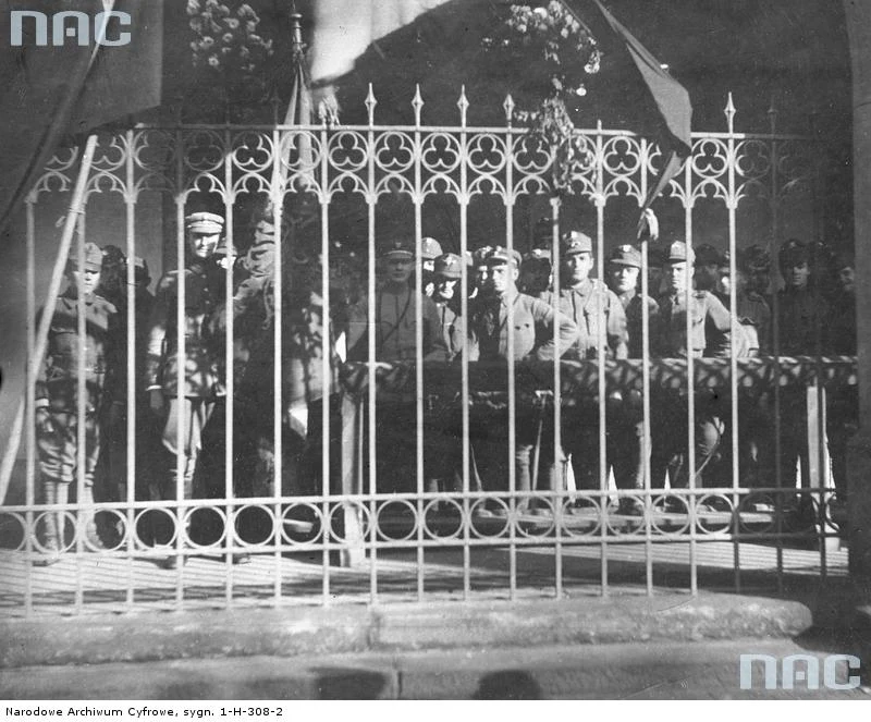 Pierwsza warta polska na odwachu krakowskim, listopad 1918 Pierwsza warta polska na odwachu krakowskim, listopad 1918