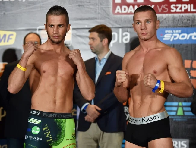 Pięściarze wagi junior półśredniej Michał Syrowatka (P) i Michał Chudecki