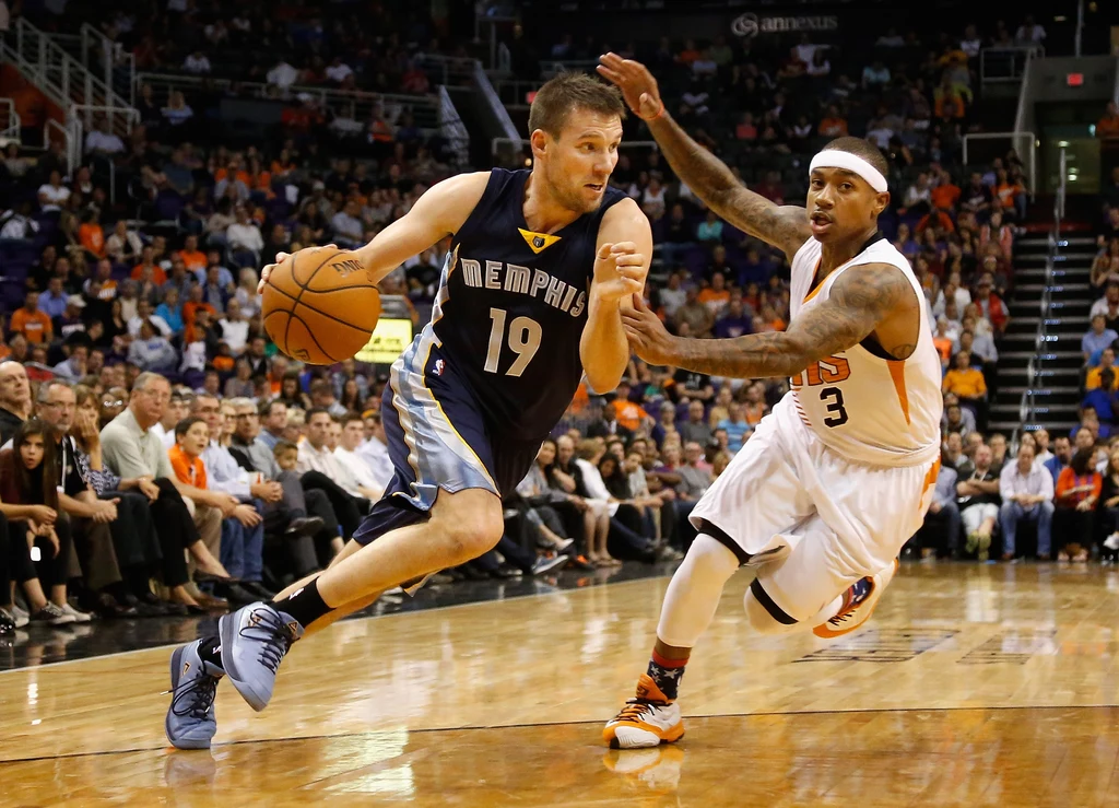 Przy piłce Beno Udrih z Memphis Grizzlies