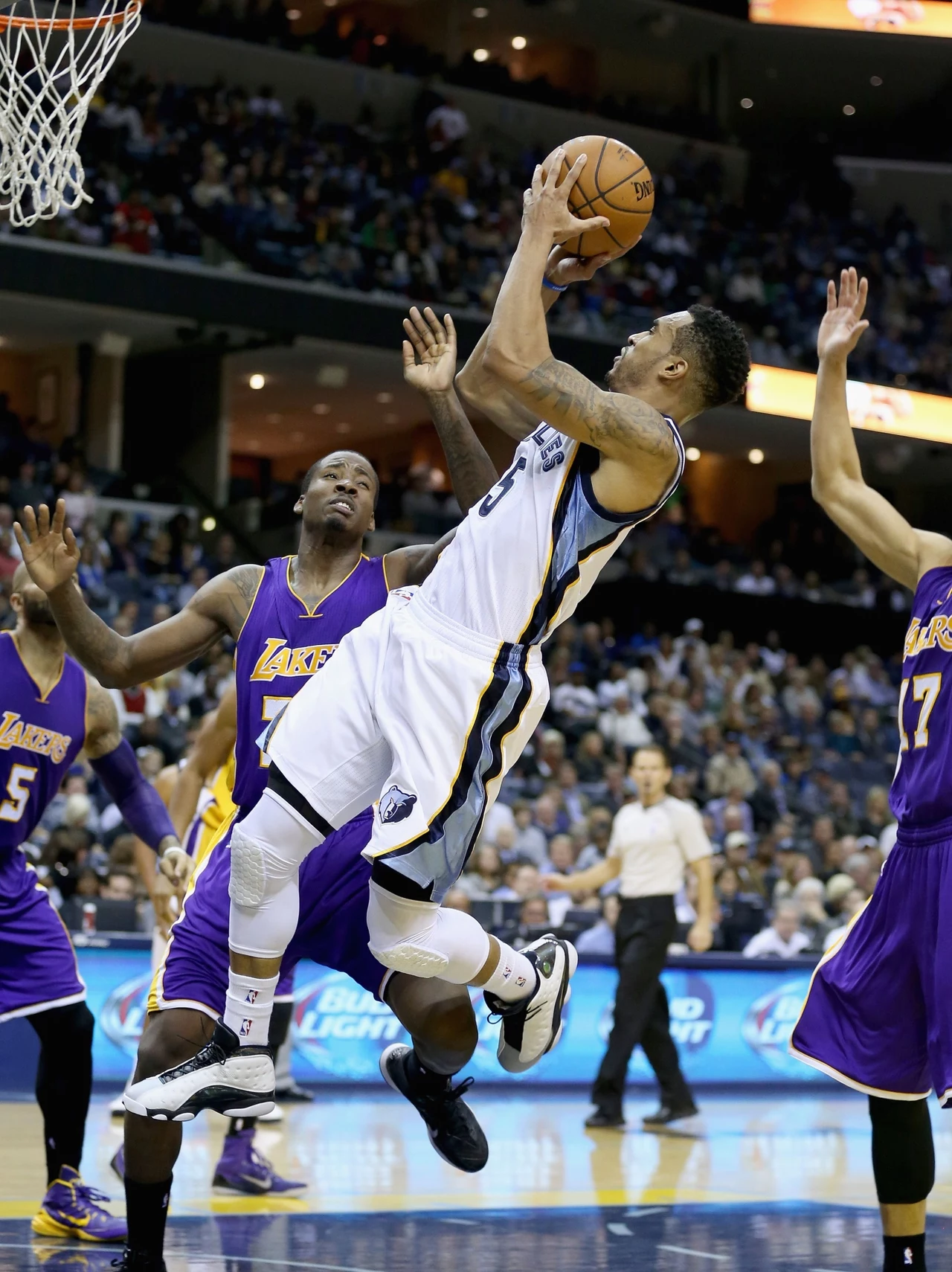 Courtney Lee w ataku na kosz Los Angeles Lakers