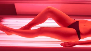 Czy opalanie w solarium zwiększa ryzyko zachorowania na raka skóry?