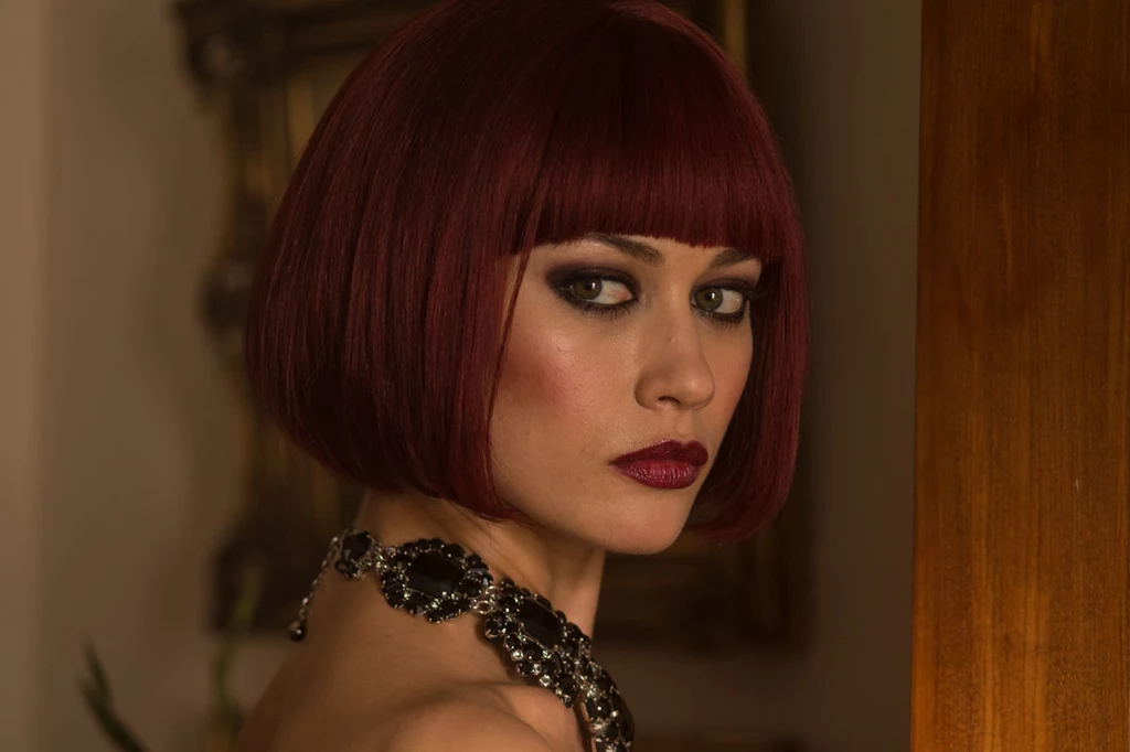 W "November Man" występuje także Olga Kurylenko 