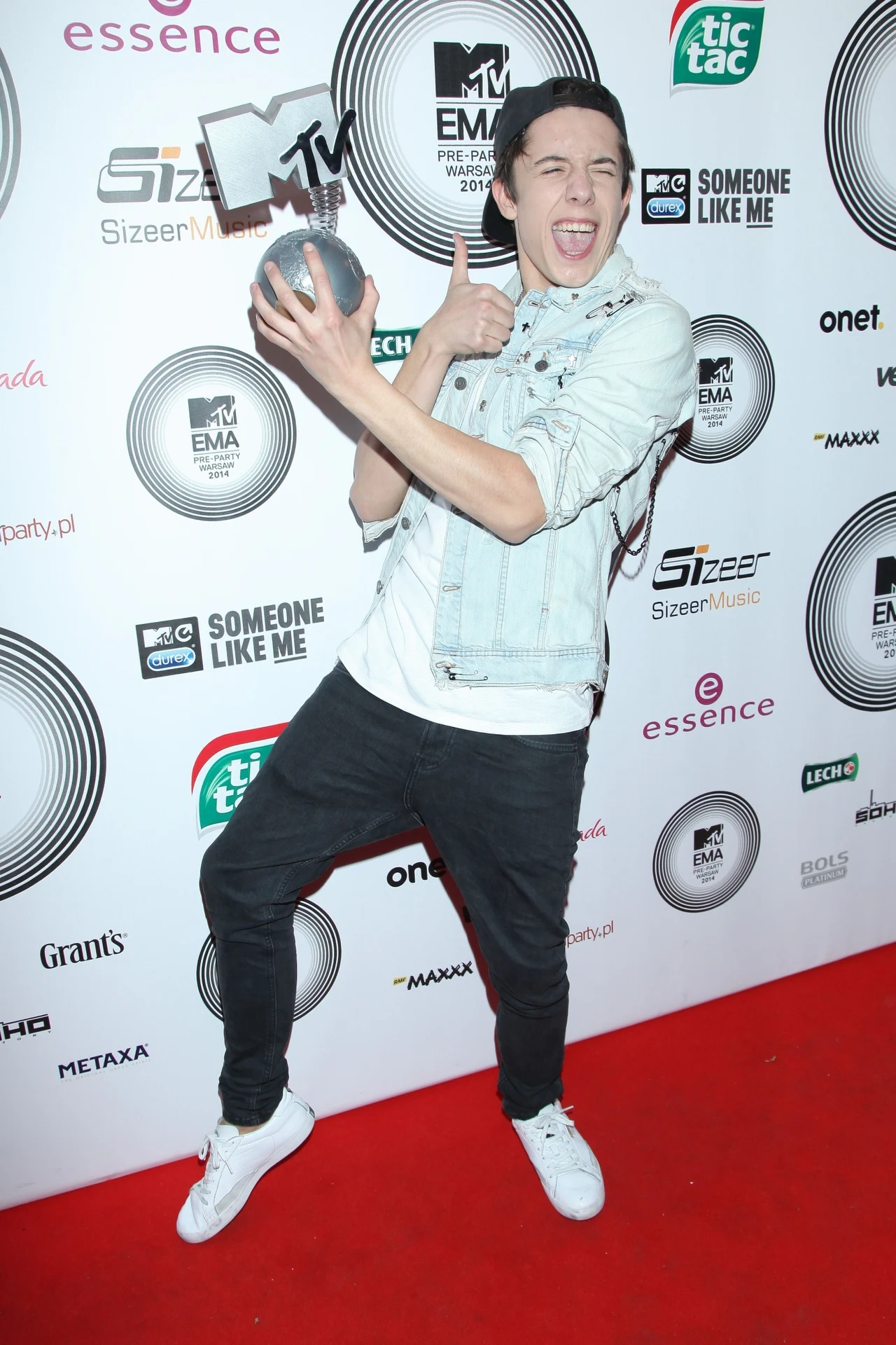 Dawid Kwiatkowski został ostatnio "najlepszym polskim artystą" Dawid Kwiatkowski został ostatnio "najlepszym polskim artystą"