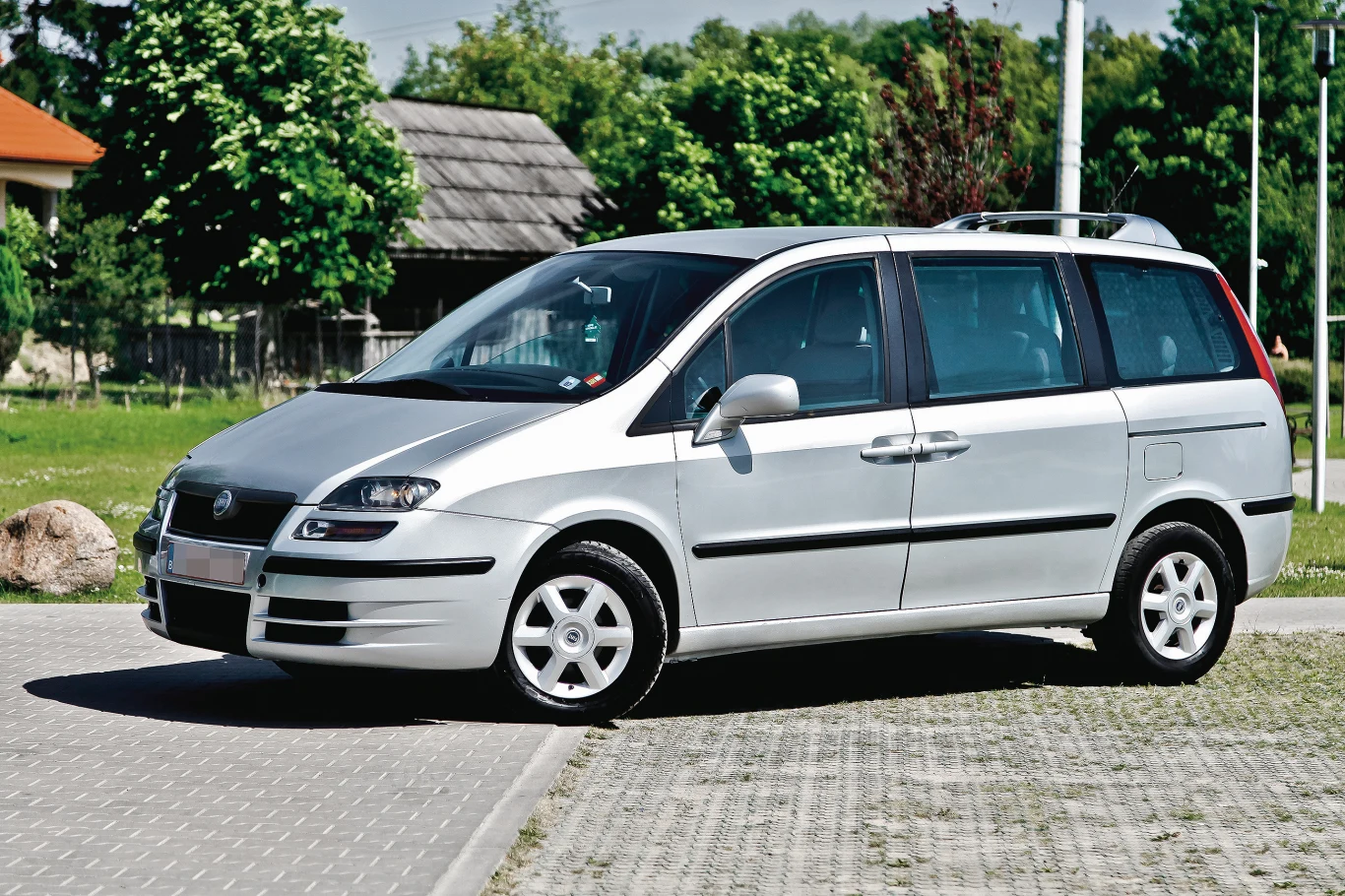 Fiat Ulysse i Citroen C8 to popularne w Belgii modele, chętnie sprowadzane do Polski.