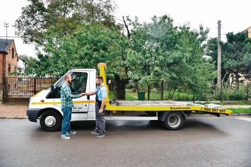 Wynajem lawety to wydatek około 300 zł za dobę.
