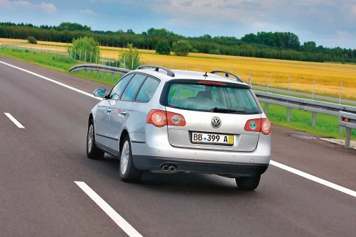 Wiele osób sprowadza samochody z innych państw na niemieckich, wywozowych dokumentach i tablicach rejestracyjnych.