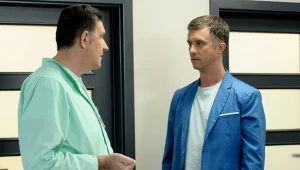 Artur, świadomy, że jego dni są policzone ignoruje słowa lekarza. 