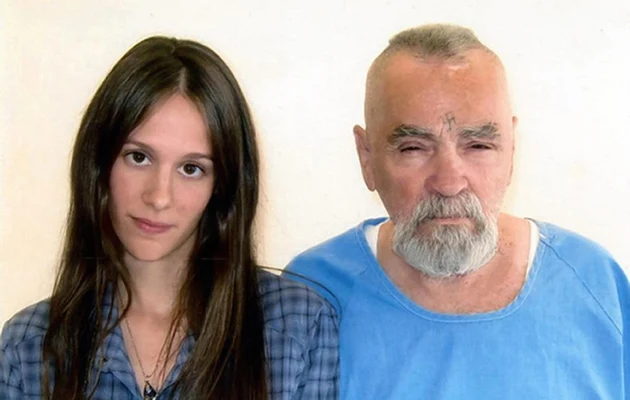 Charles Manson ze swoją przyszłą żoną