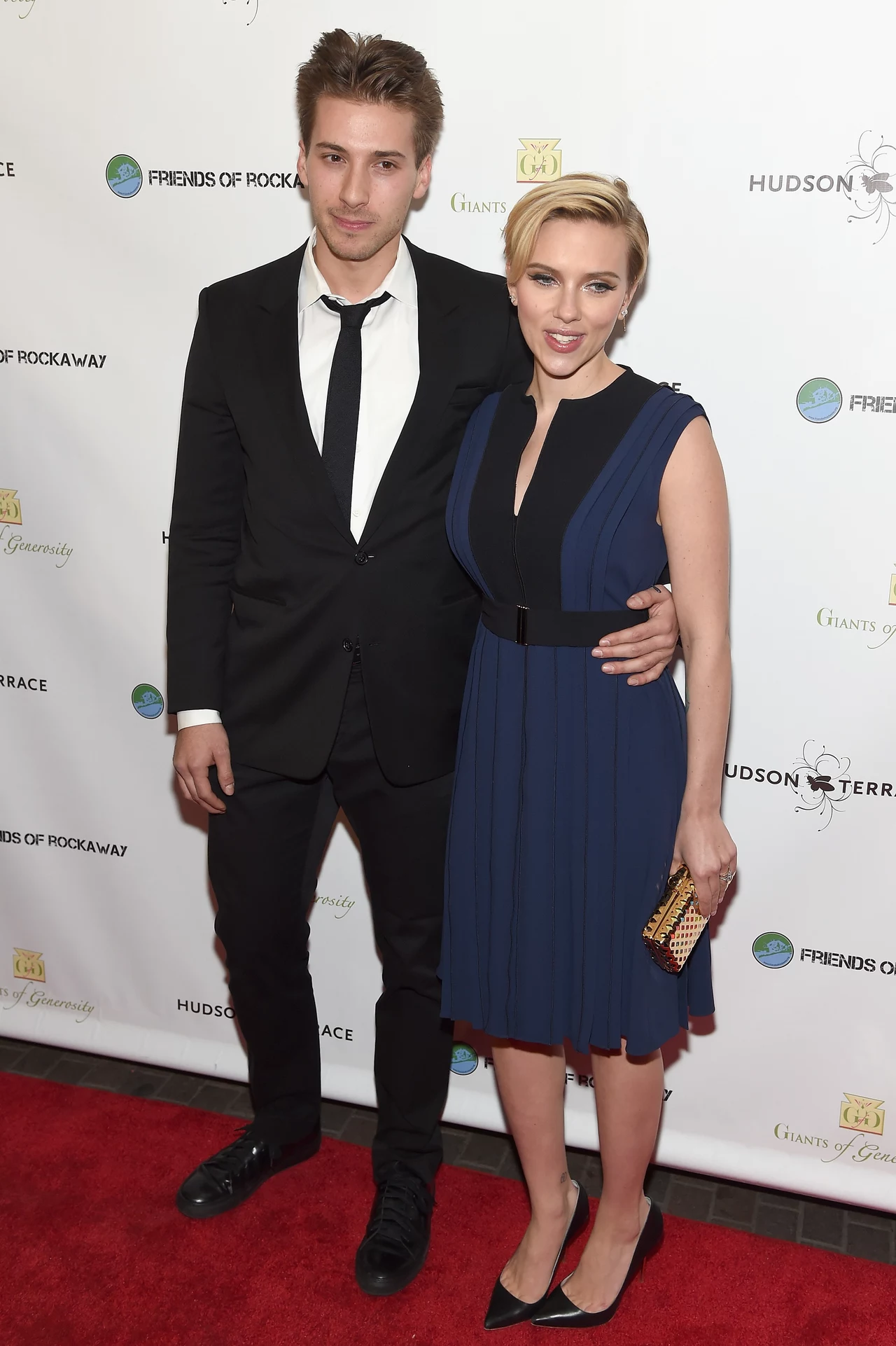 Scarlett Johansson z bratem