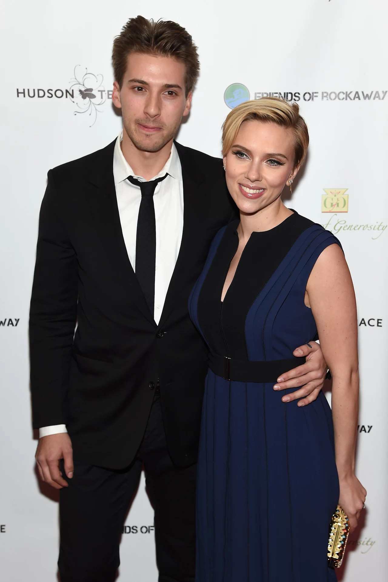 Scarlett Johansson z bratem
