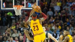 Kawhi Leonard kontra LeBron James