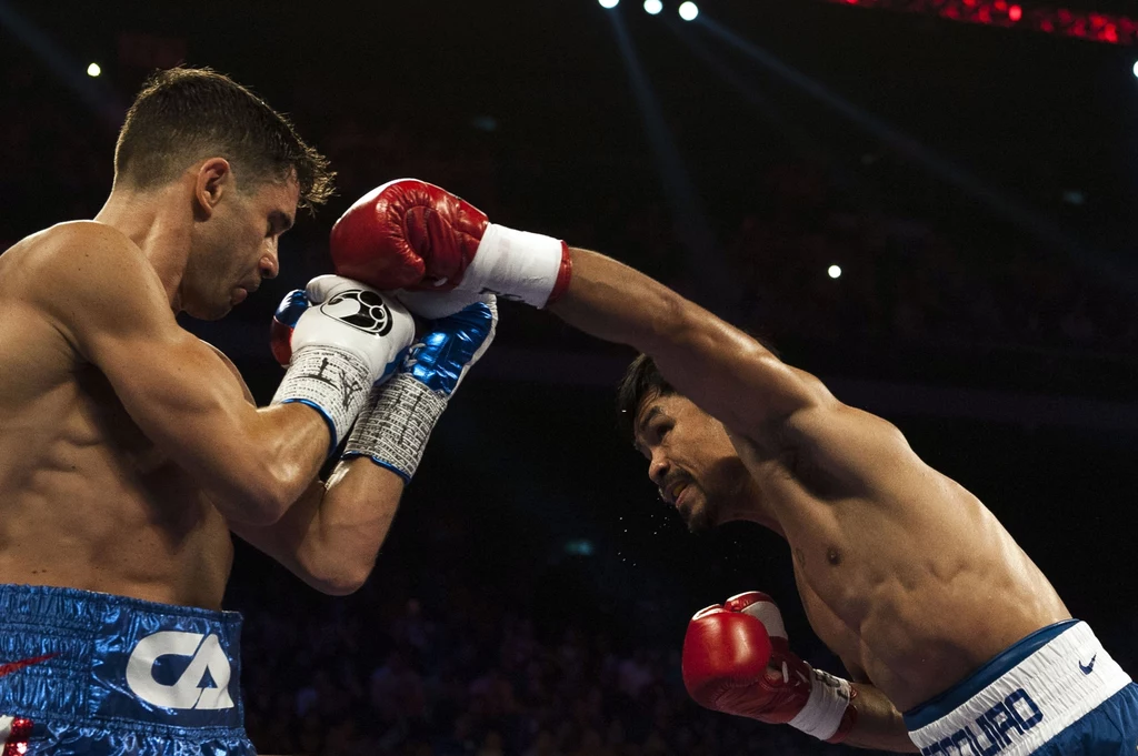 Manny Pacquiao (z prawej) i Chris Algieri