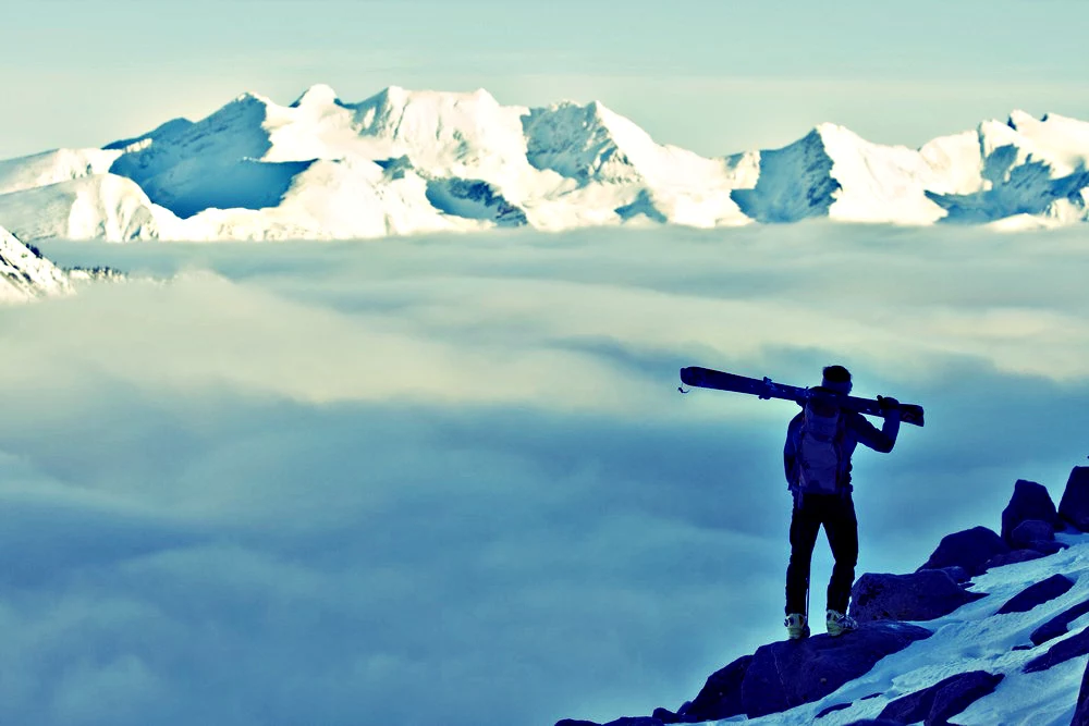 Ski-touring to zupełnie inne oblicze narciarstwa, które uprawia się z dala od zatłoczonych stoków