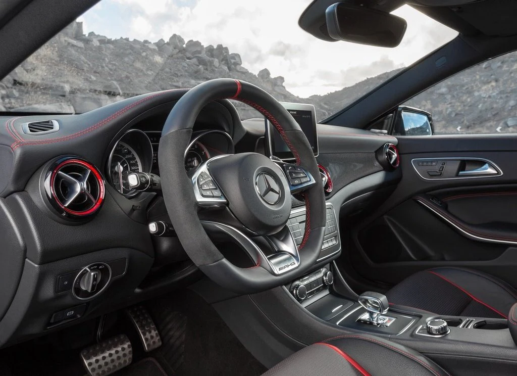 Mercedes CLA 45 AMG Shooting Brake (2016) Mercedes CLA 45 AMG Shooting Brake (2016)