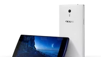 10. Oppo Find 7 jest typowym chińskim supersmartfonem. Ma ciekawie zaprojektowaną i bardzo dobrze wykonaną obudowę, której ważnym elementem jest aż 5,5-calowy wyświetlacz o rozdzielczości Quad HD, czyli 1440 x 2560 pikseli. We wnętrzu kryje się układ Snapdragon 801, 3 GB pamięci RAM, 32 GB wbudowanej przestrzeni dyskowej, bateria 3000 mAh oraz aparat 13 Mpix. Całością zarządza zmodyfikowany system Android 4.3.
Co ciekawe, wszystkie smartfony Oppo można kupić i zamówić do Polski poprzez sklep internetowy oppomart specjalizujący się w sprzedaży chińskich supersmartfonów. Find 7 kosztuje tam 580 dol.
