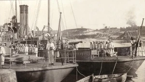 Podniesienie bandery na ORP "Komendant Piłsudski" i ORP "Generał Haller" 