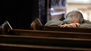 Maleje religijność Polaków