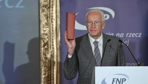 Nagrodzony prof. Iwo Białynicki-Birula podczas gali wręczenia Nagród Fundacji na rzecz Nauki Polskiej