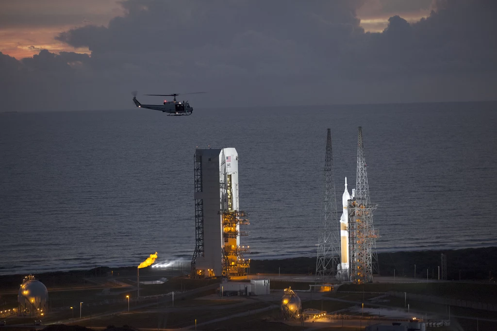 Na kilka godzin przed startem - Przylądek Canaveral, Floryda Foto NASA/Kim Shiflett