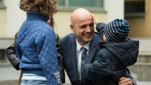 W końcu doktor Konica znów chwyci dzieci w ramiona!