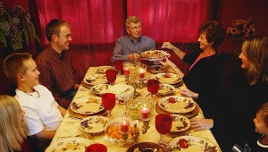 Przy suto zastawionym, świątecznym stole trudno o umiar...