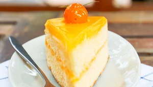 Wspaniały tort śmietankowo-pomarańczowy