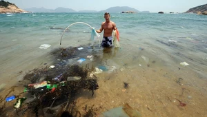 269 tys. ton plastiku pływa w morzach i oceanach