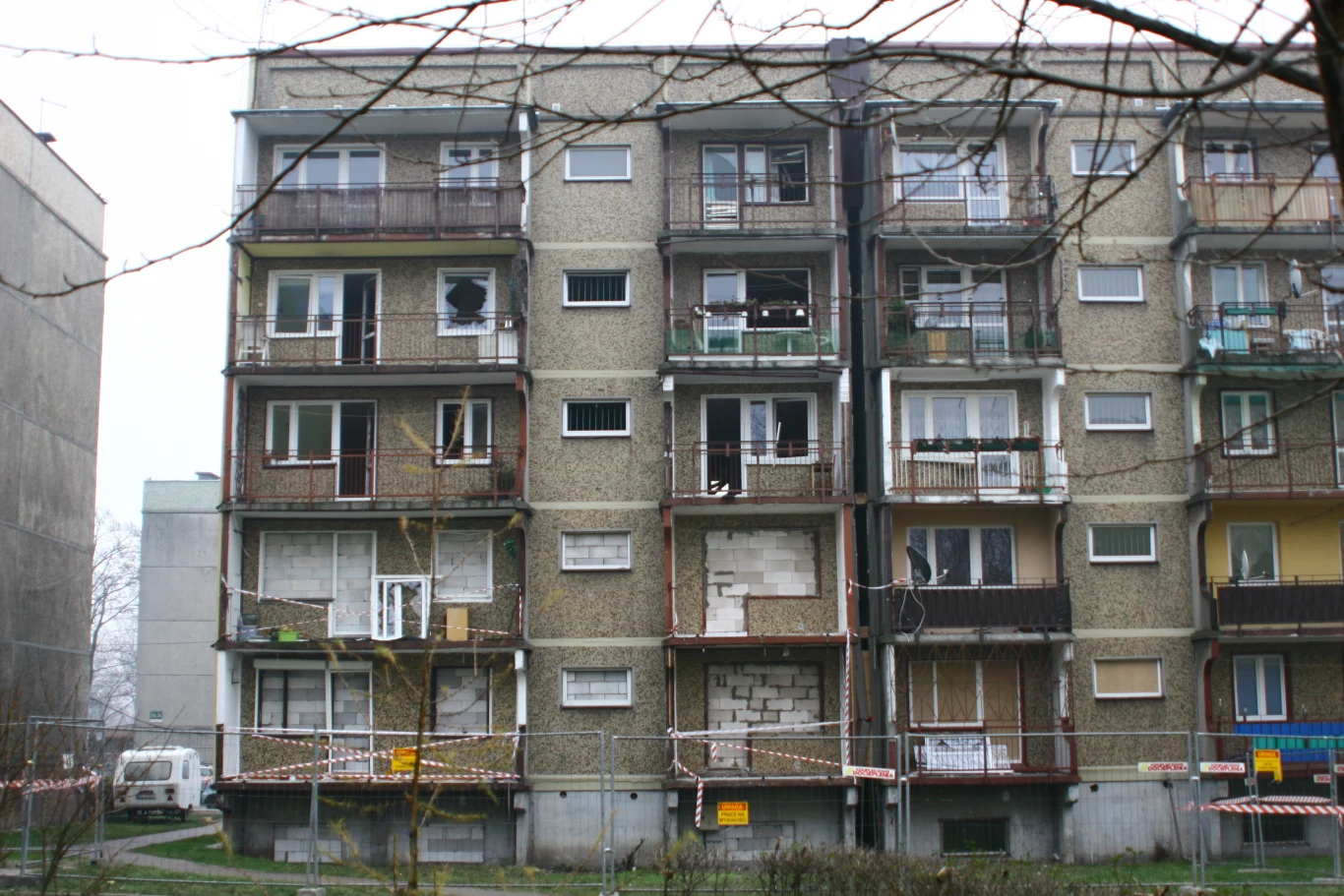 Po wybuchu gazu w bloku w Bytomiu, dziewięć rodzin straciło dach nad głową