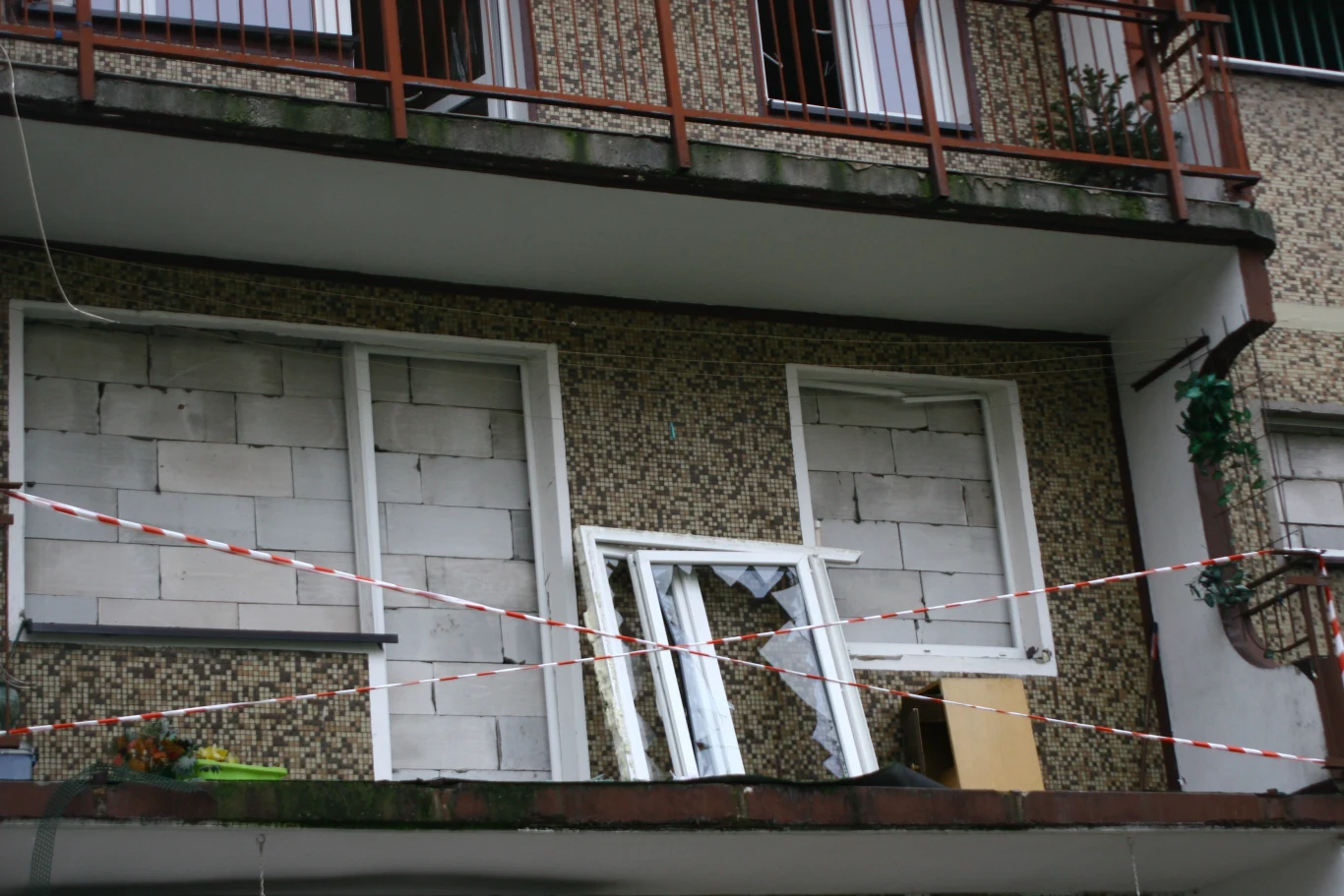 Po wybuchu gazu w bloku w Bytomiu, dziewięć rodzin straciło dach nad głową