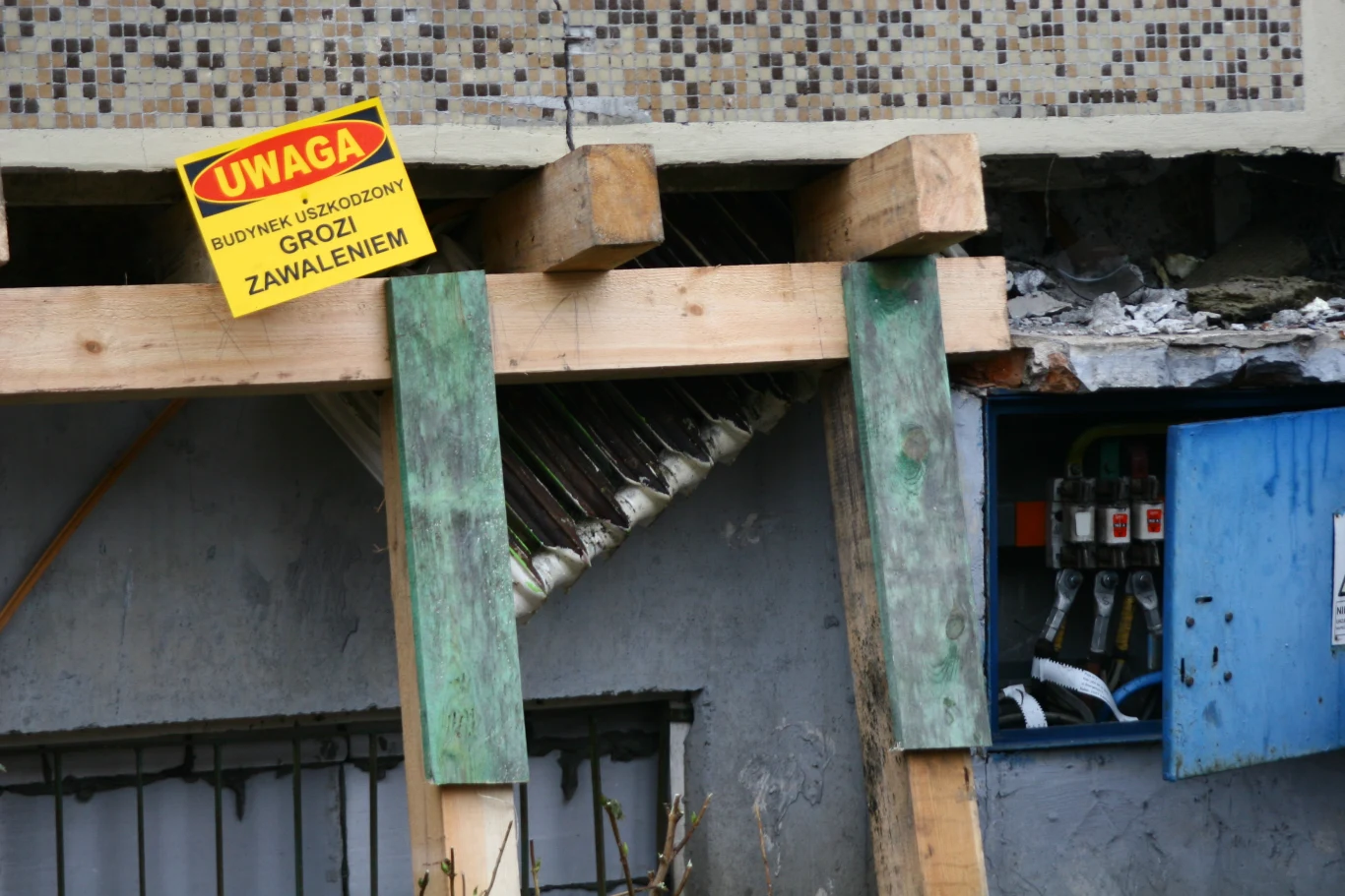 Po wybuchu gazu w bloku w Bytomiu, dziewięć rodzin straciło dach nad głową