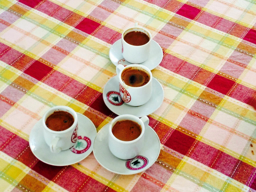 Cypryjska kawa jest bardzo mocna i wyjątkowo słodka