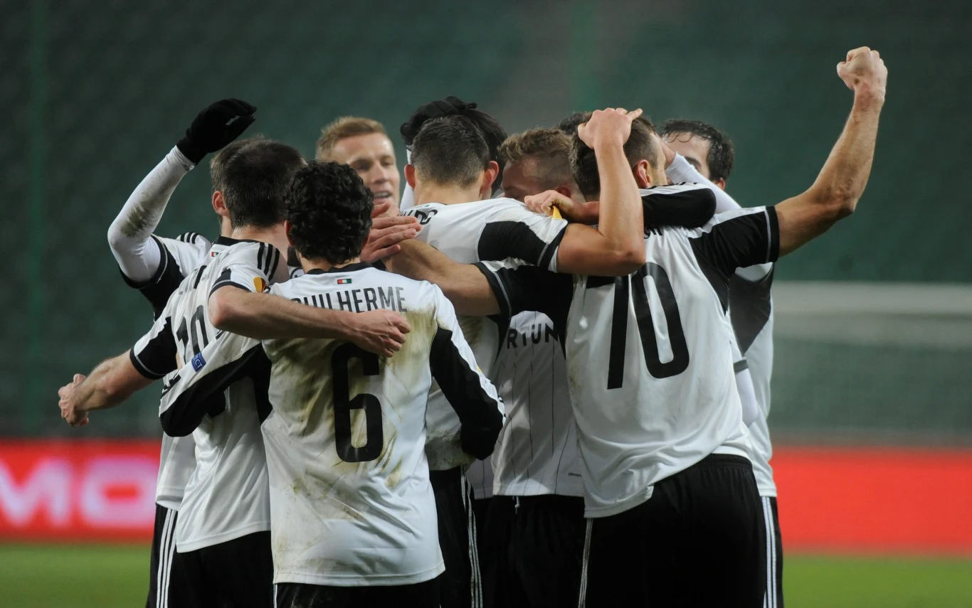Legia pokonała Trabzonspor. Szkoda, że kibice tego nie widzieli. Legia pokonała Trabzonspor. Szkoda, że kibice tego nie widzieli.