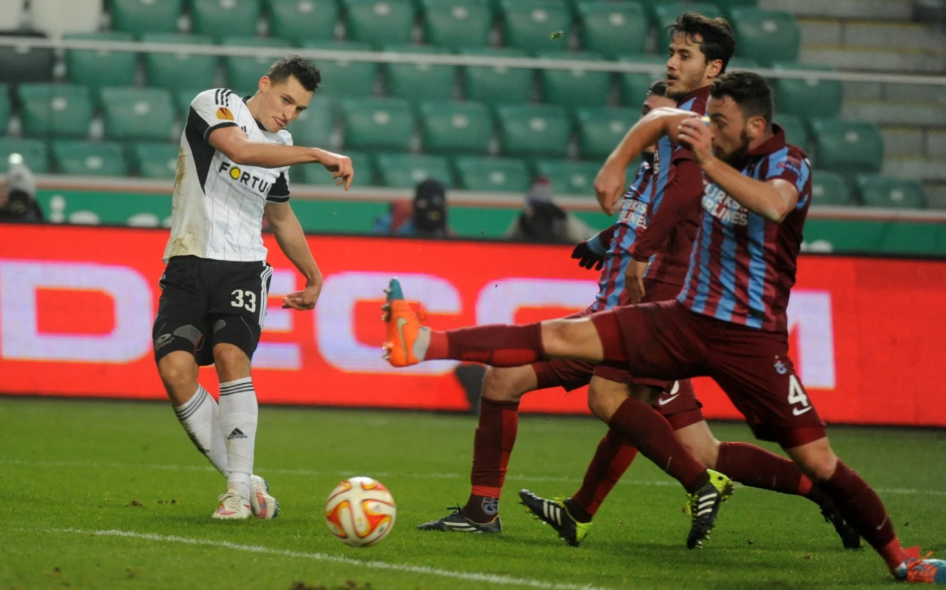 Legia pokonała Trabzonspor. Szkoda, że kibice tego nie widzieli. Legia pokonała Trabzonspor. Szkoda, że kibice tego nie widzieli.