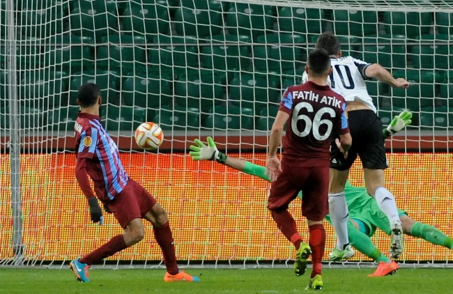 Legia pokonała Trabzonspor. Szkoda, że kibice tego nie widzieli. Legia pokonała Trabzonspor. Szkoda, że kibice tego nie widzieli.