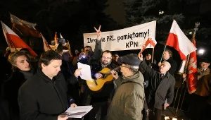 Demonstracja przed domem generała Czesława Kiszczaka na warszawskim Mokotowie