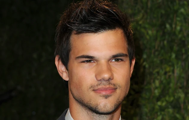 Taylor Lautner jest gejem?