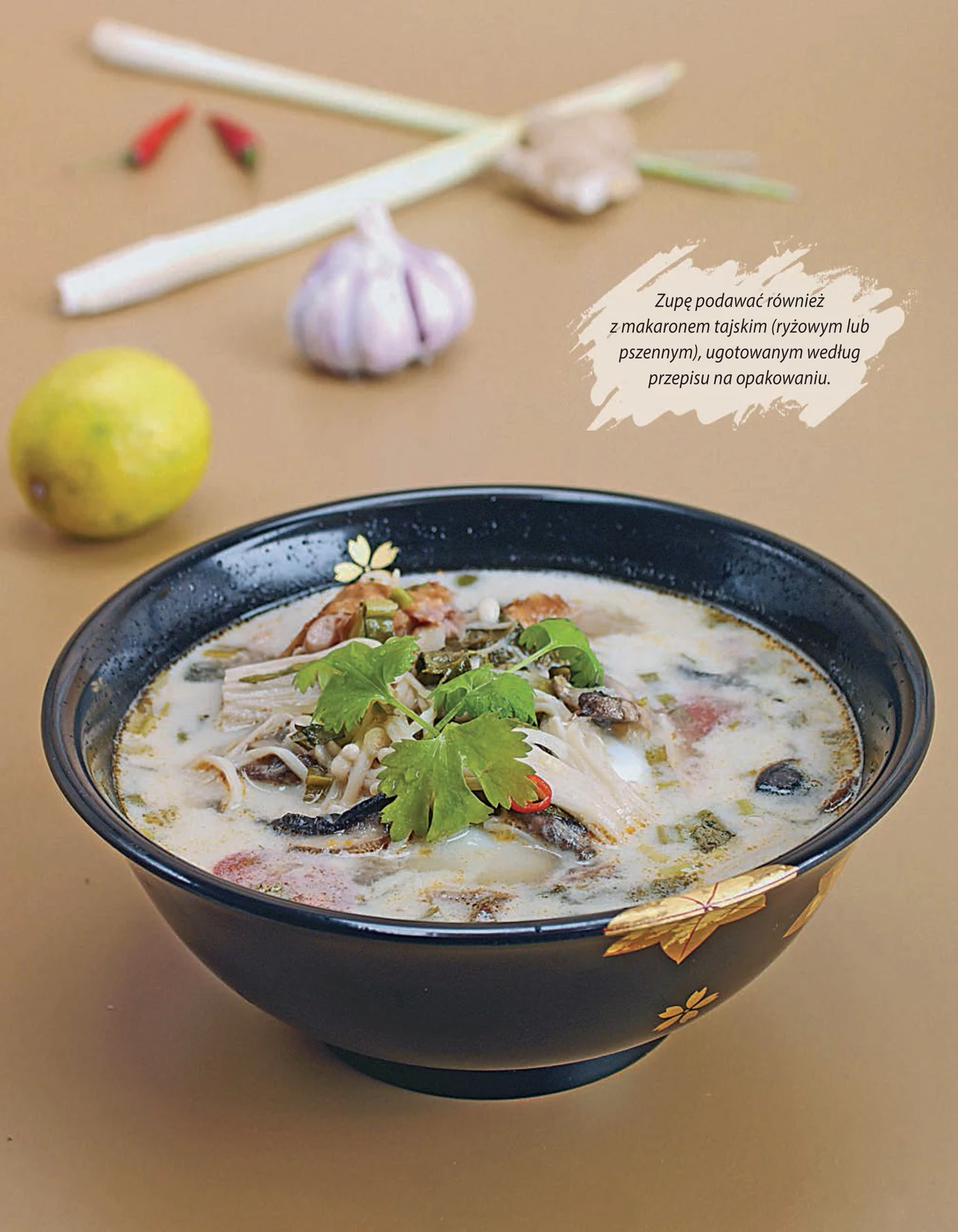 Tom kha gai - kokosowa zupa z kurczakiem Tom kha gai - kokosowa zupa z kurczakiem